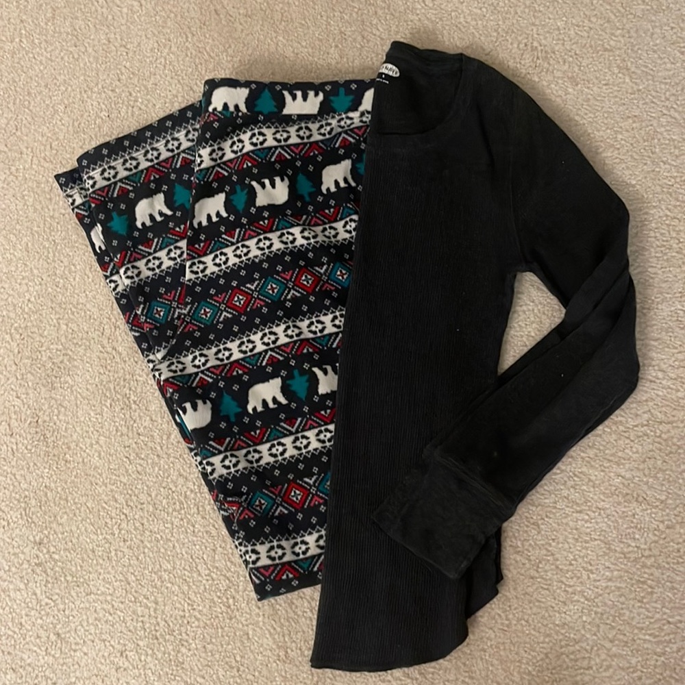 Old Navy Winter Pajama Set Size Small